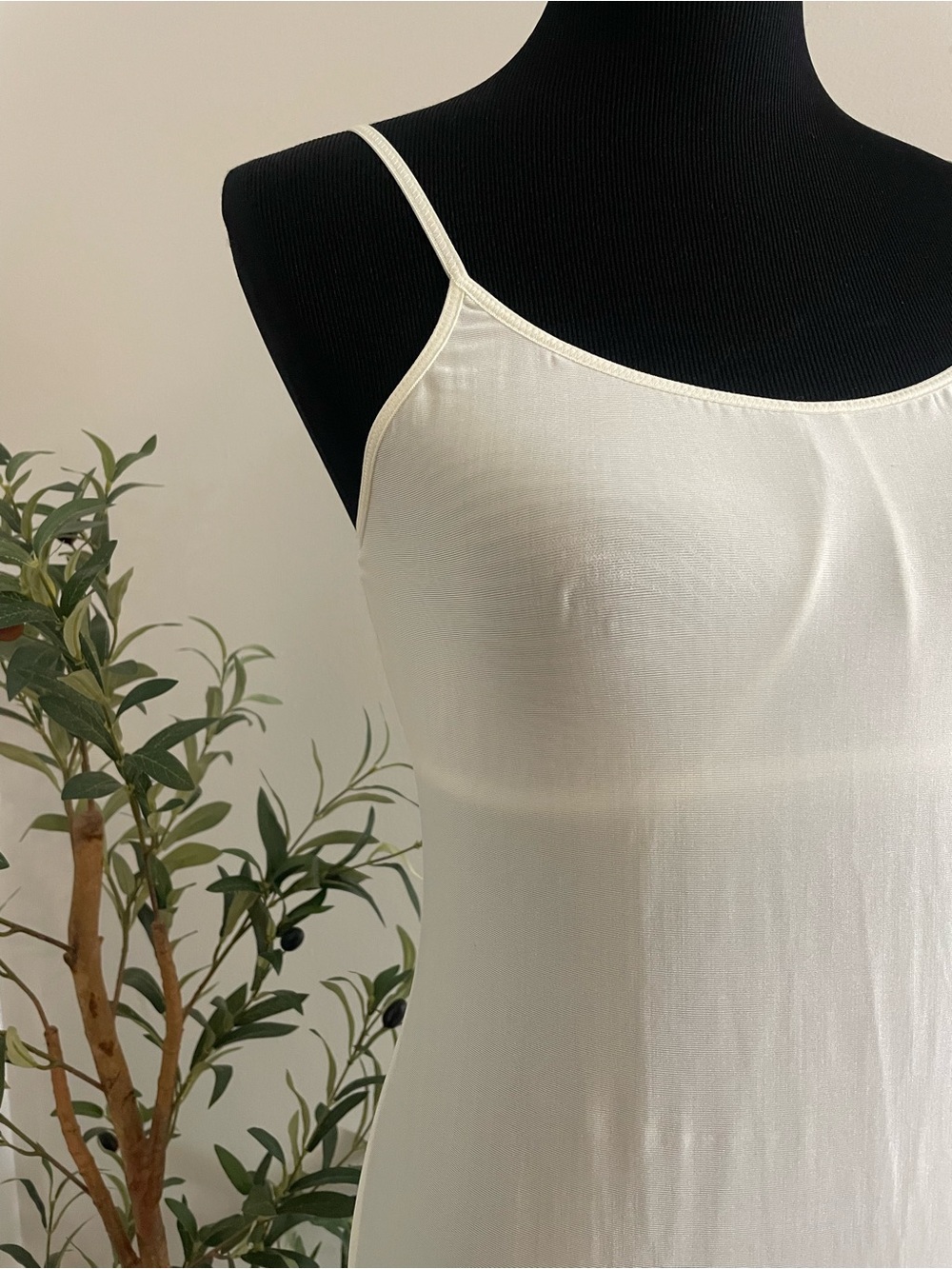 Vintage Olga | Size 36 Slip